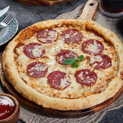 Salami Pizza