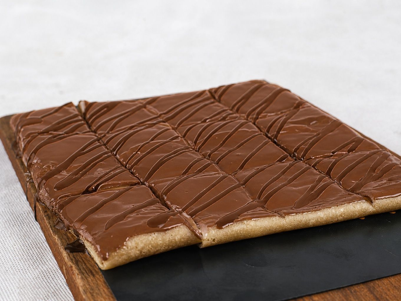 Chopped chocolate crepe