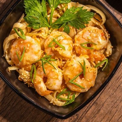 Medium grilled shrimp noodles