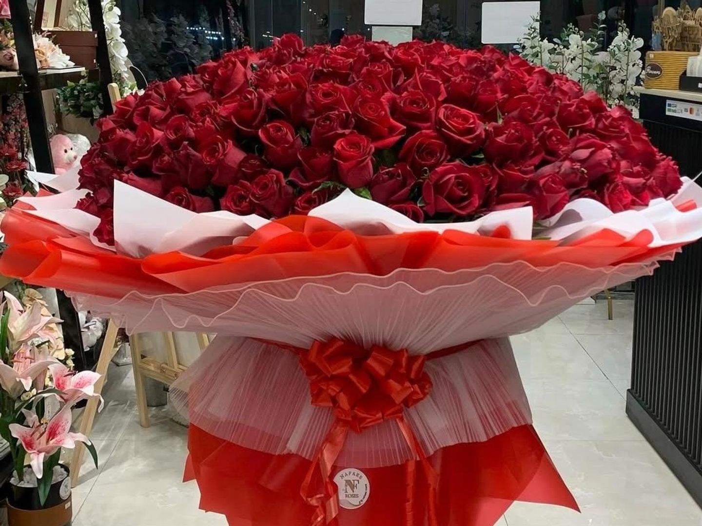 الاحمر العملاق