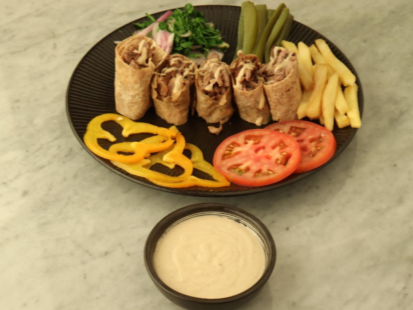 صحن شاورما لحم عربى