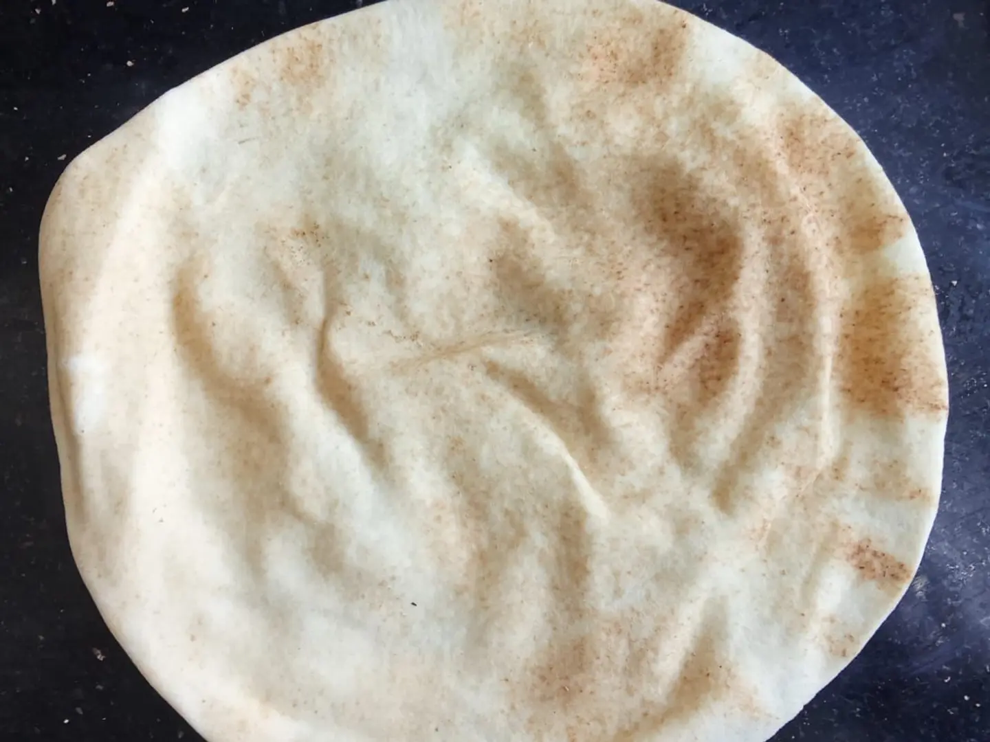 خبز لبناني