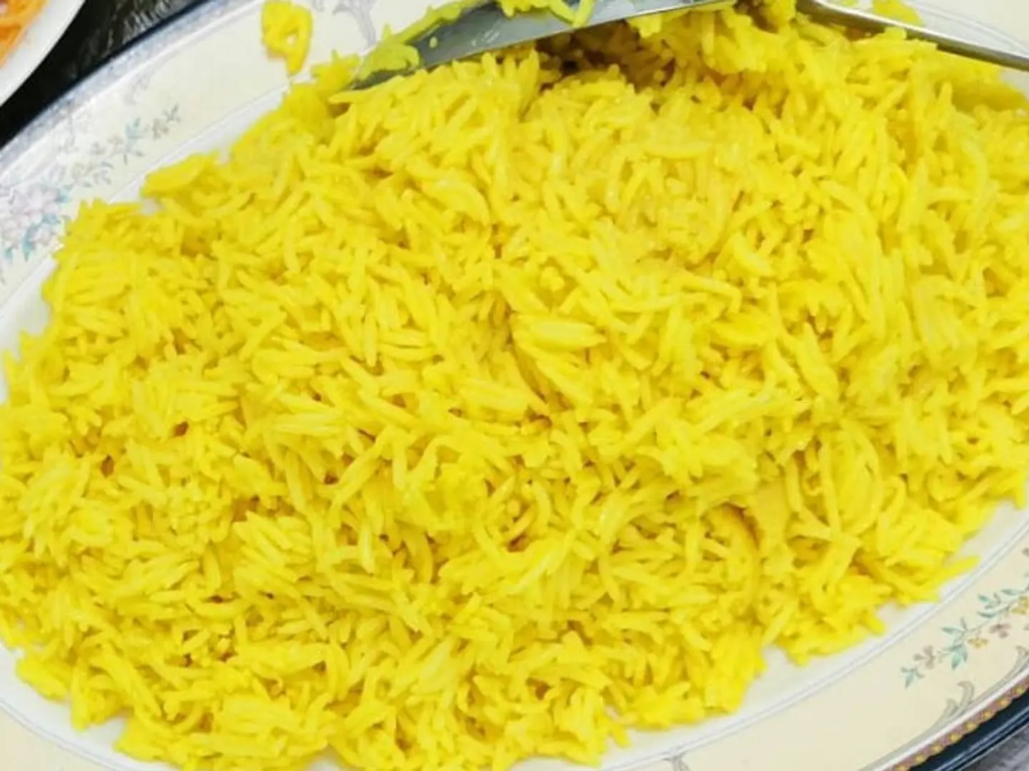 رز اصفر لشخص