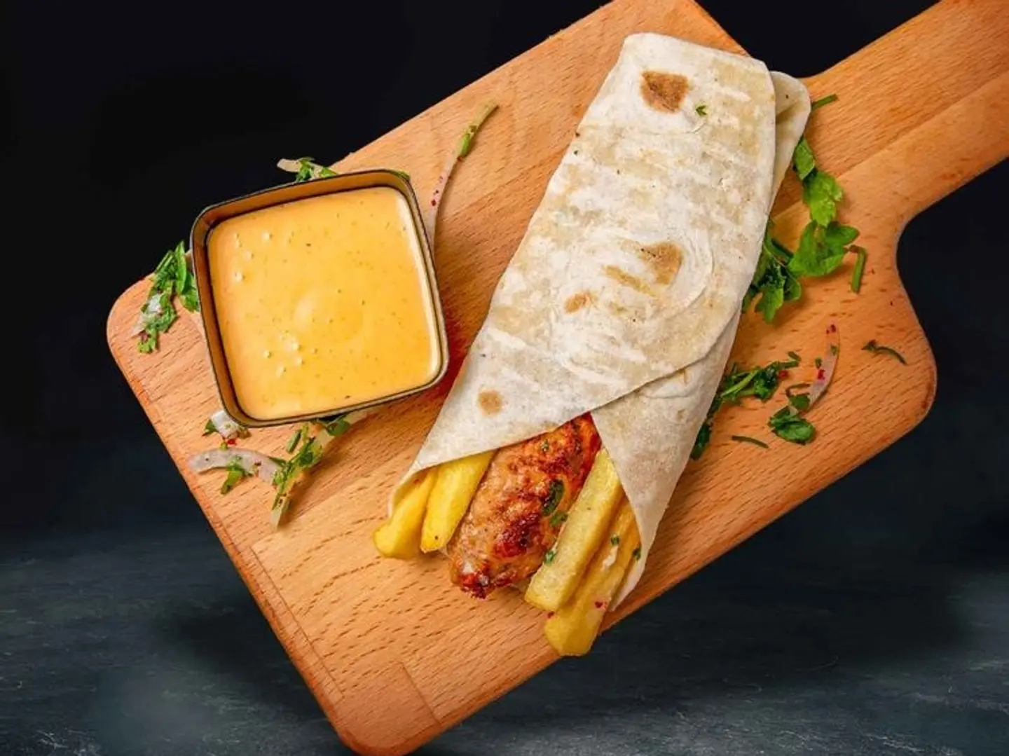 Sandutsh Kabab Dajaj Bikhubz Alsaa