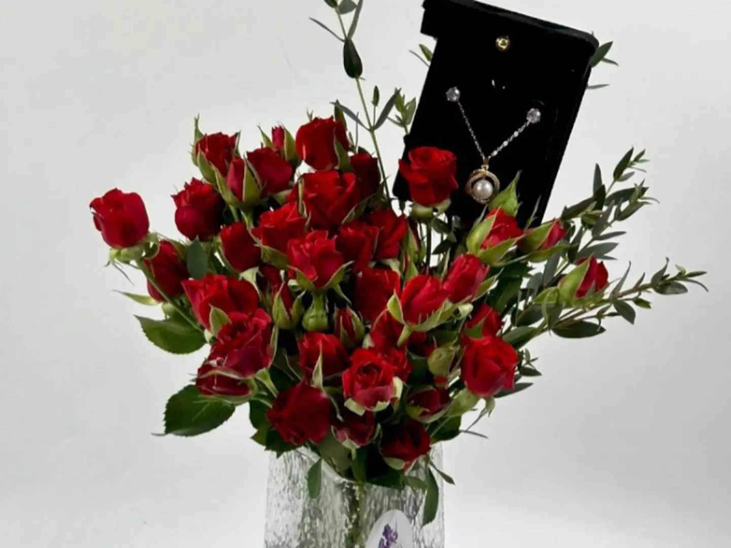 Vasa Baby Rose With Necklace