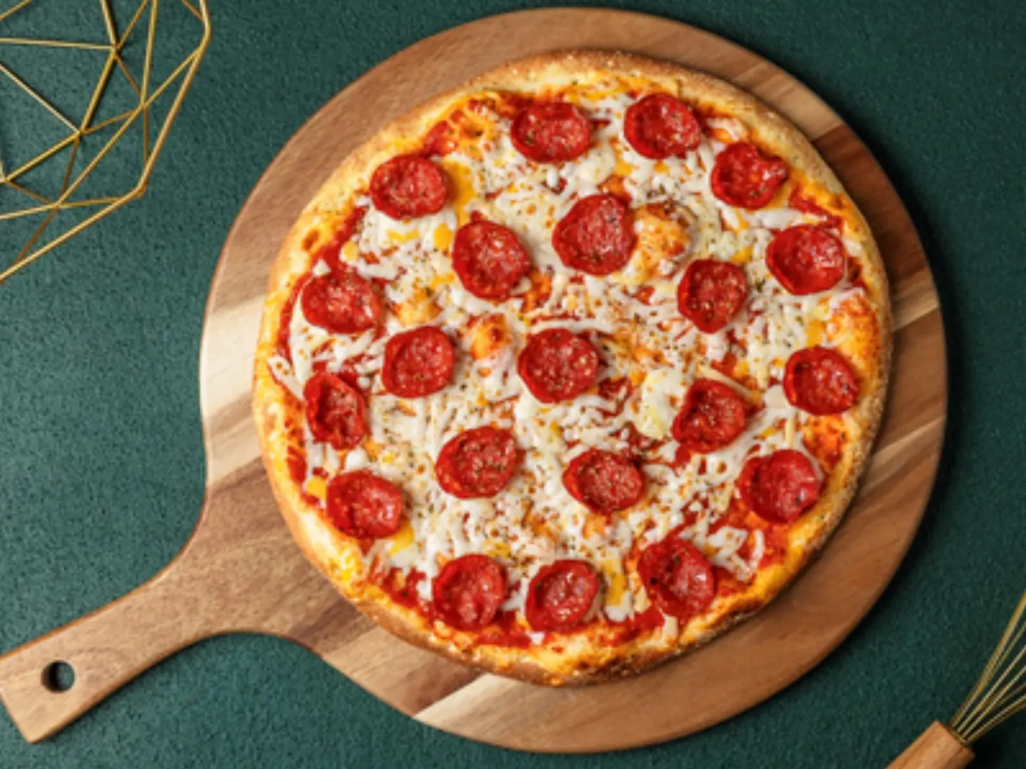 بيتزا بيبروني