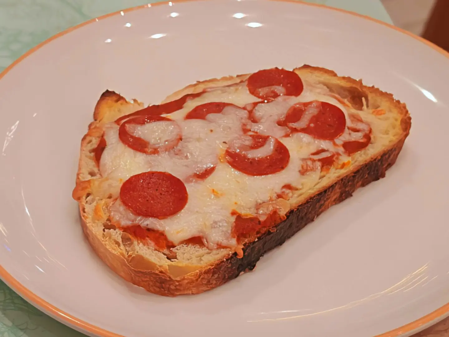 بيتزا ساوردو بيبروني