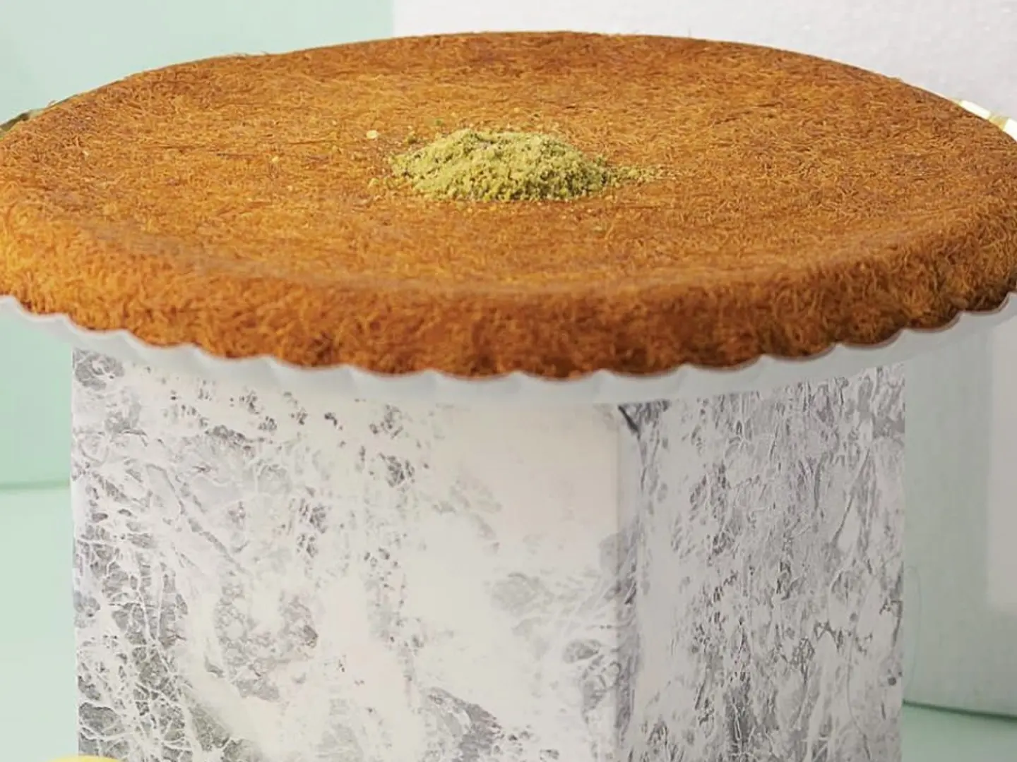 كنافة عائلية بالموز والقشطة