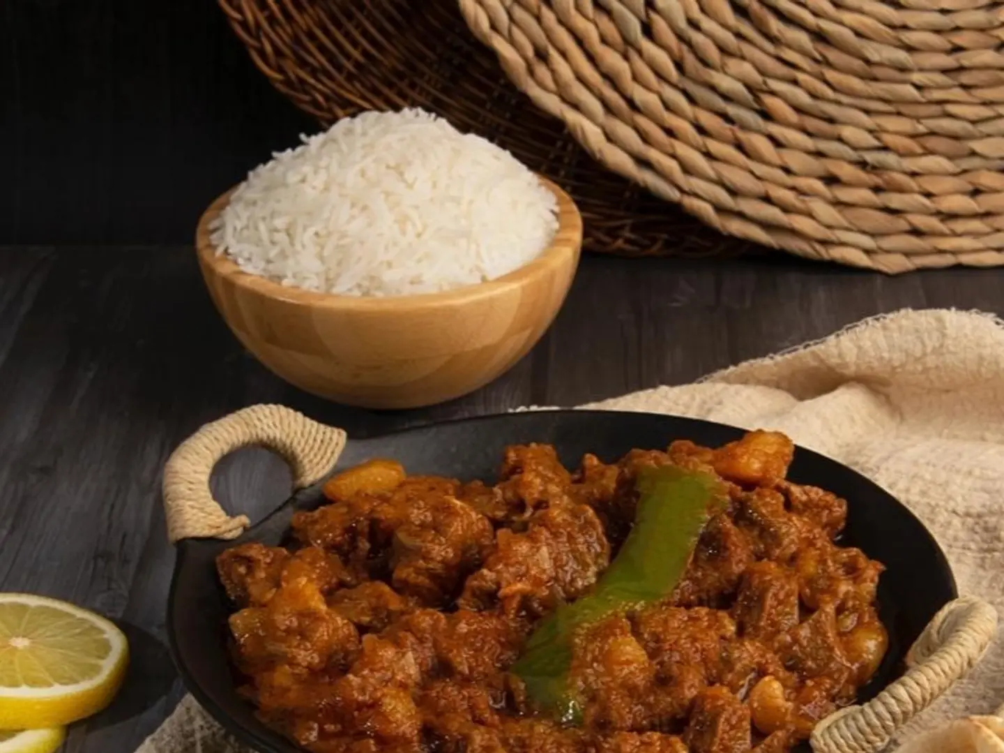 بامية لحم ارز ابيض