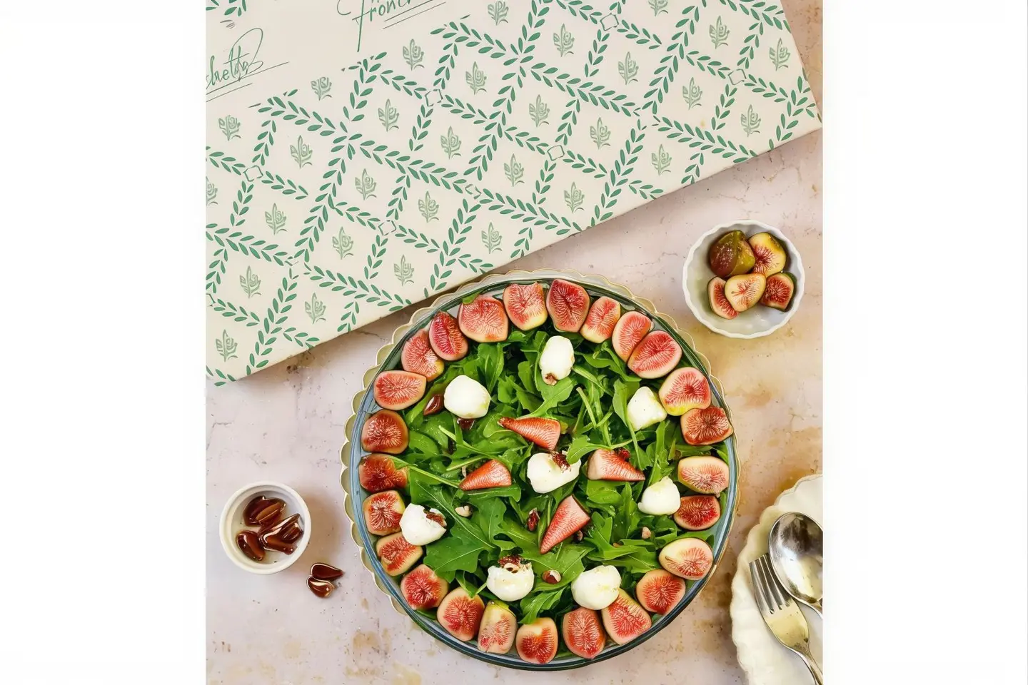 Arugula And Fig Salad With Mozzarella Balls - Large