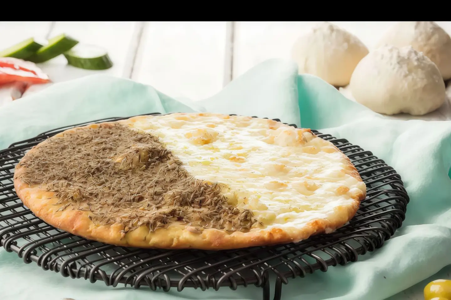 فطيرة جبن زعتر