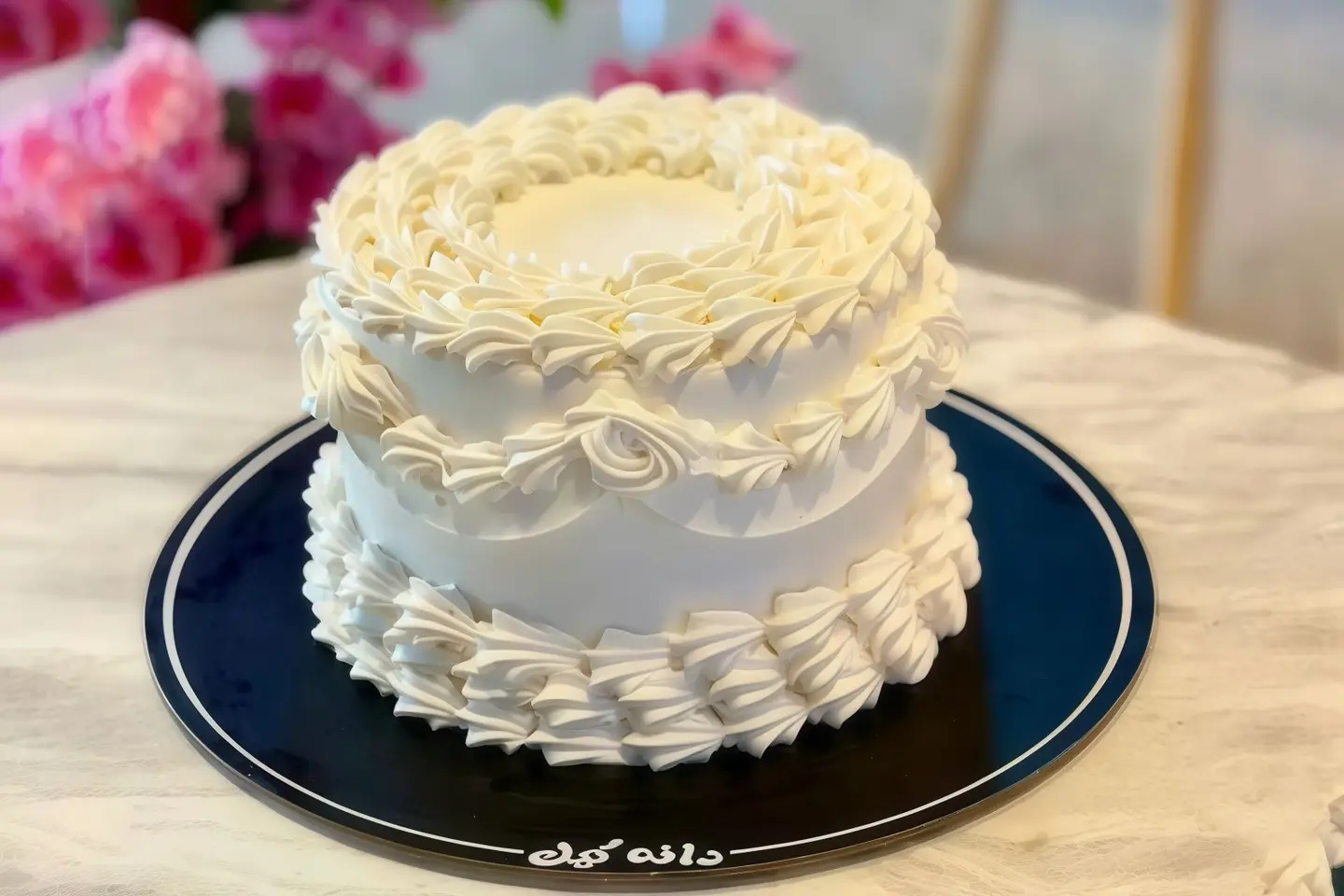 كيك نيكد ابيض