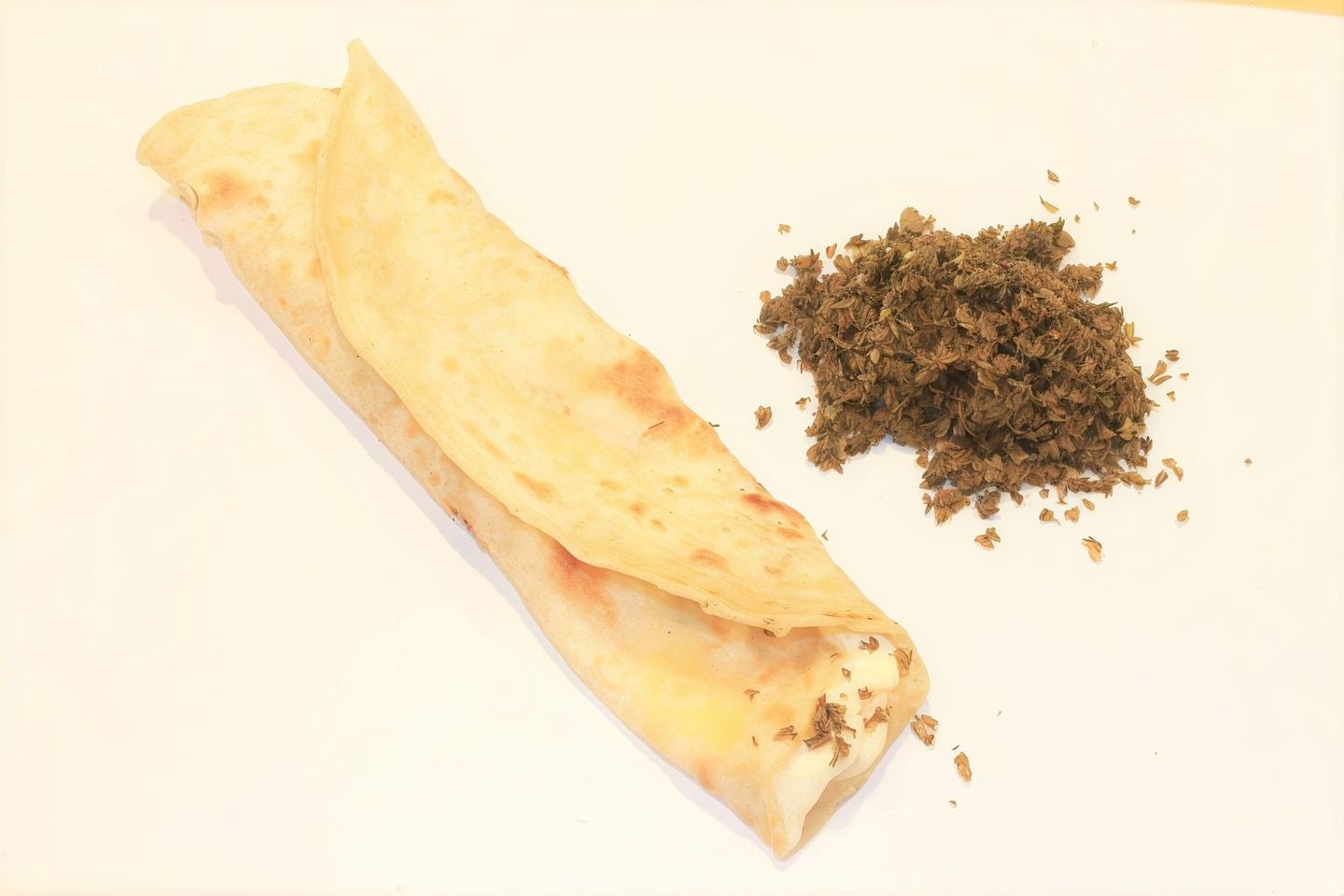 شباتي بالجبن والزعتر
