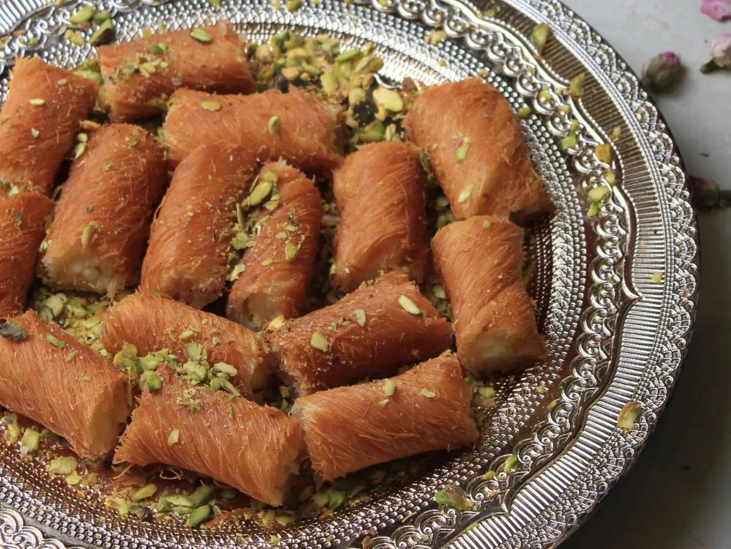 Rolled Kunafa With Cream (Family Size)