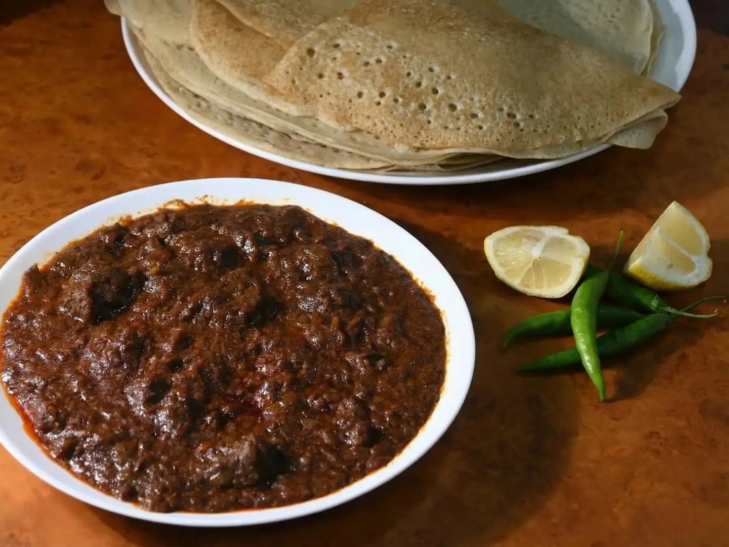 زقني لحم مع اللحوح