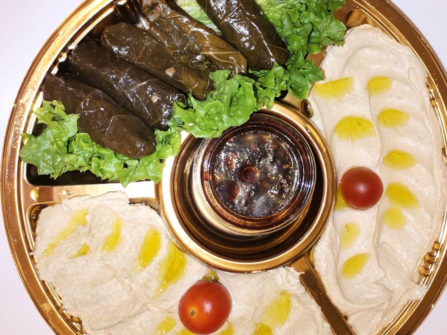 علبة مقبلات مشكلة