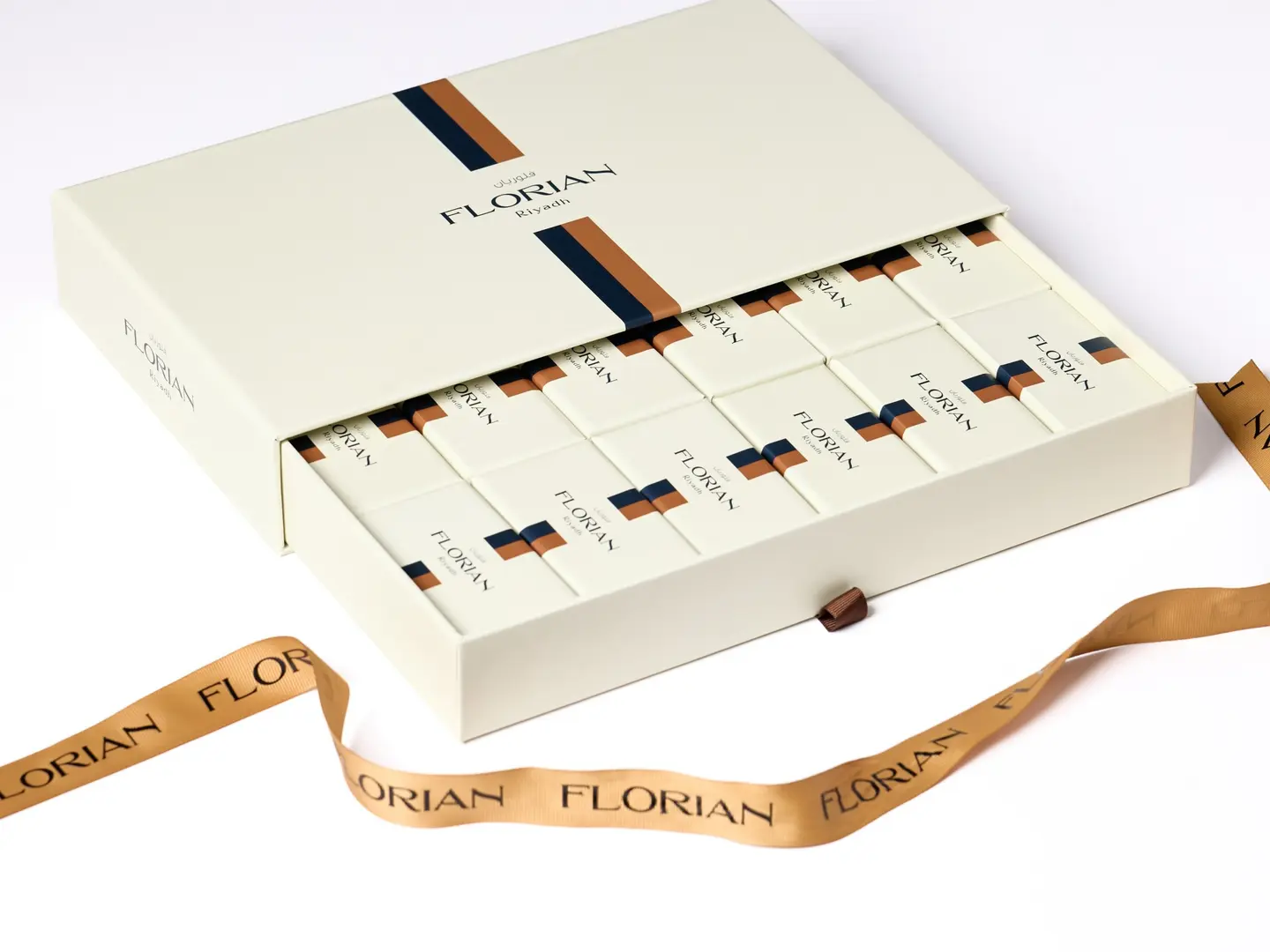 بوكس شوكولاته يحتوي ١٢ بوكس حبتين