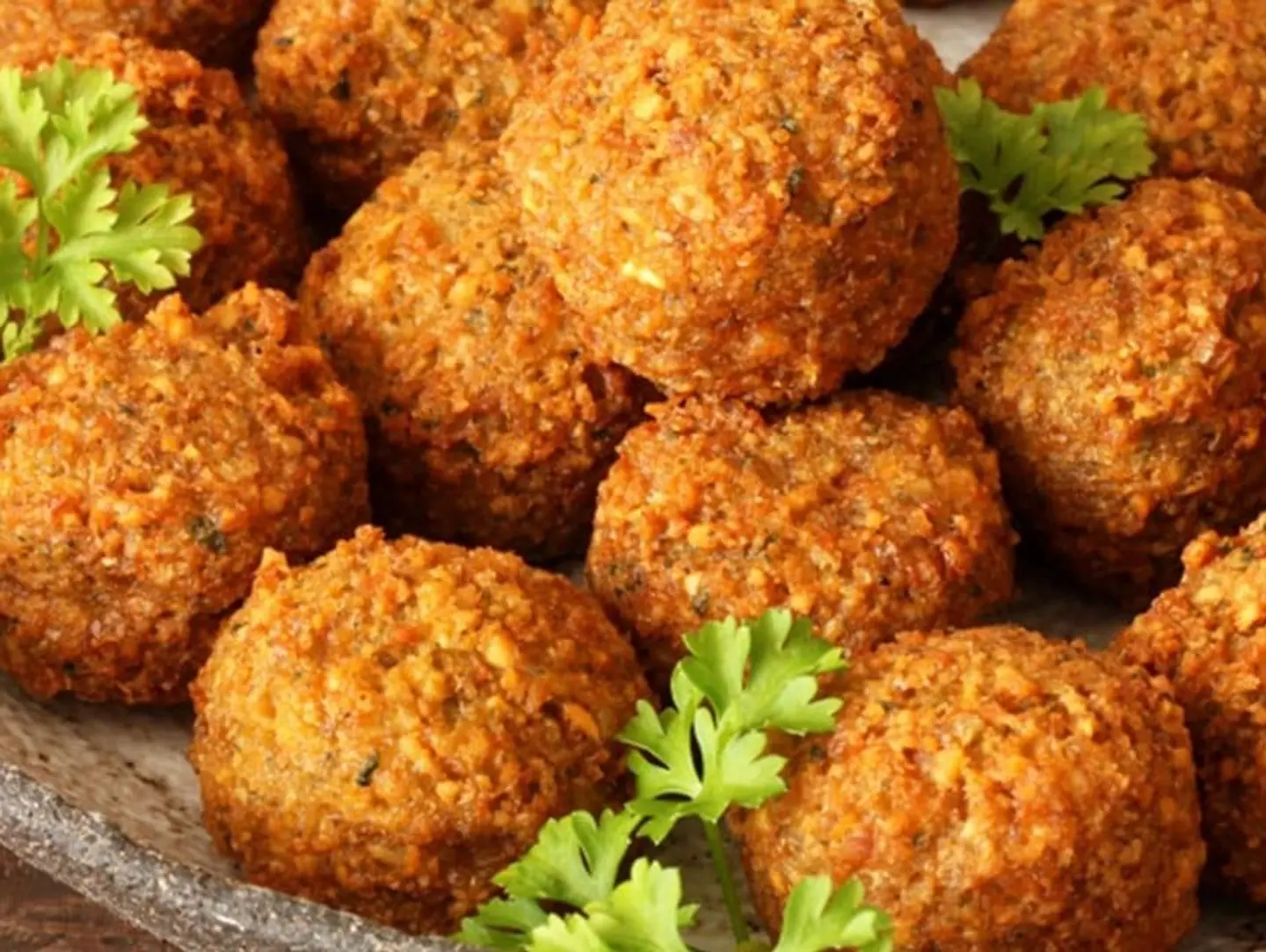 ثلاث حبات فلافل