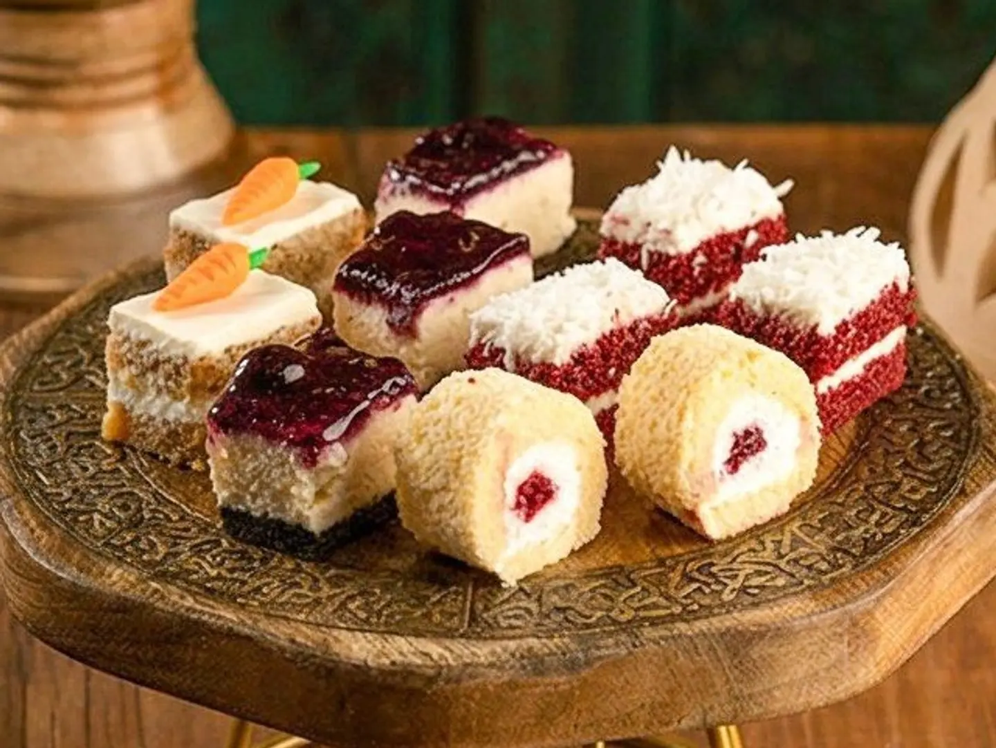 Mix Box - 24 Pcs Of Cake