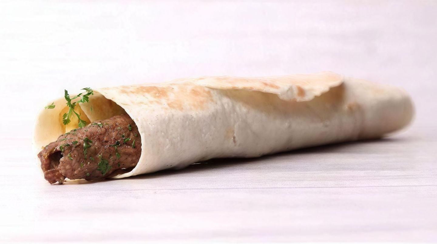 ساندويتش كباب لحم 2 سيخ كباب