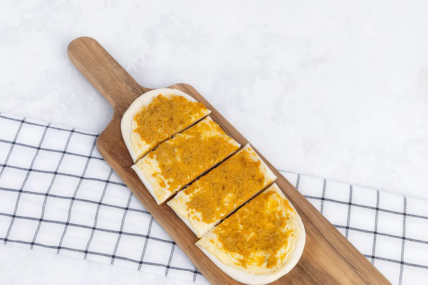 Chicken Boat Pie With Cheese