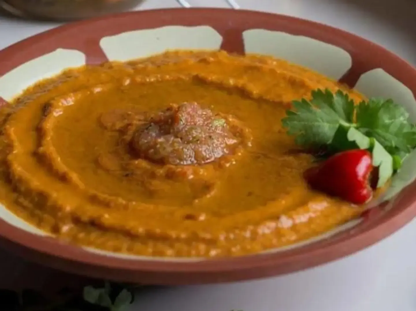 علبة فول كبير زيت حار