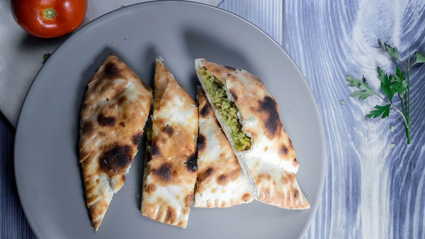 فطيرة لبنه بالفلافل
