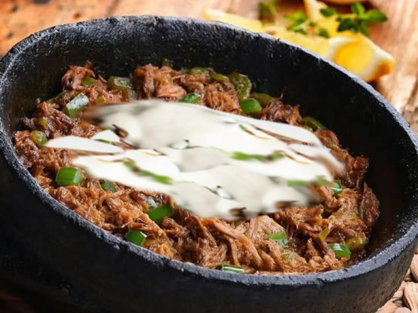 لحم مقلقل بالجبن