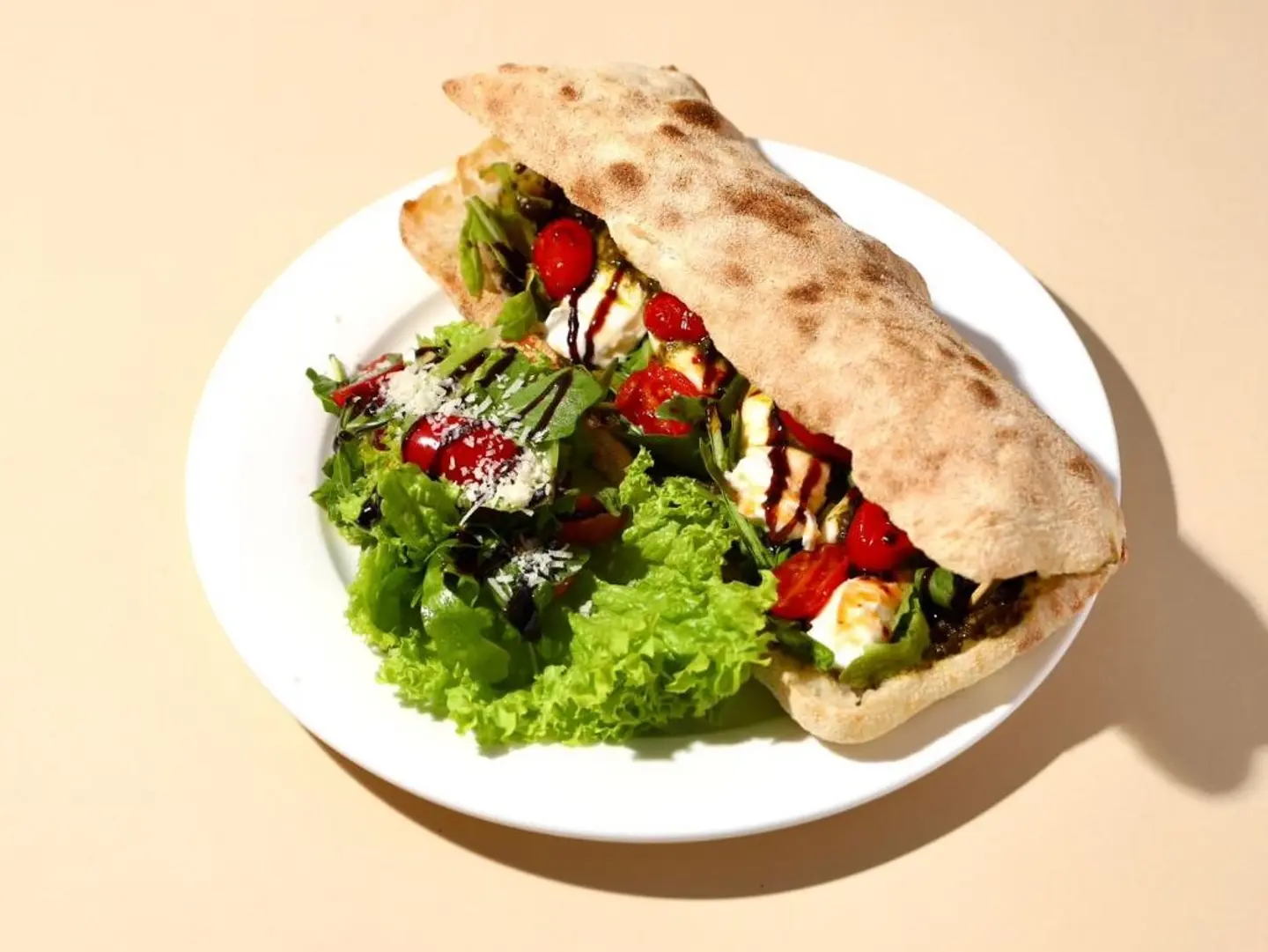 بوراتا ساندوتش