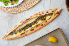 فطيرة جبنة بالزعتر