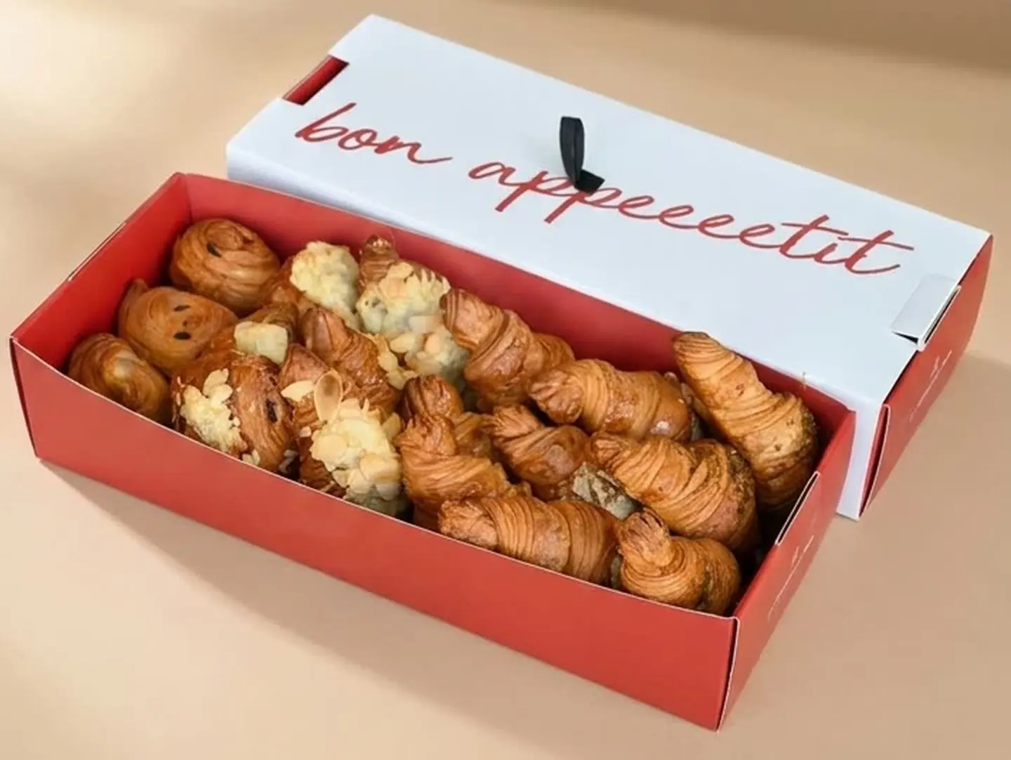 Mini Croissant Box 18