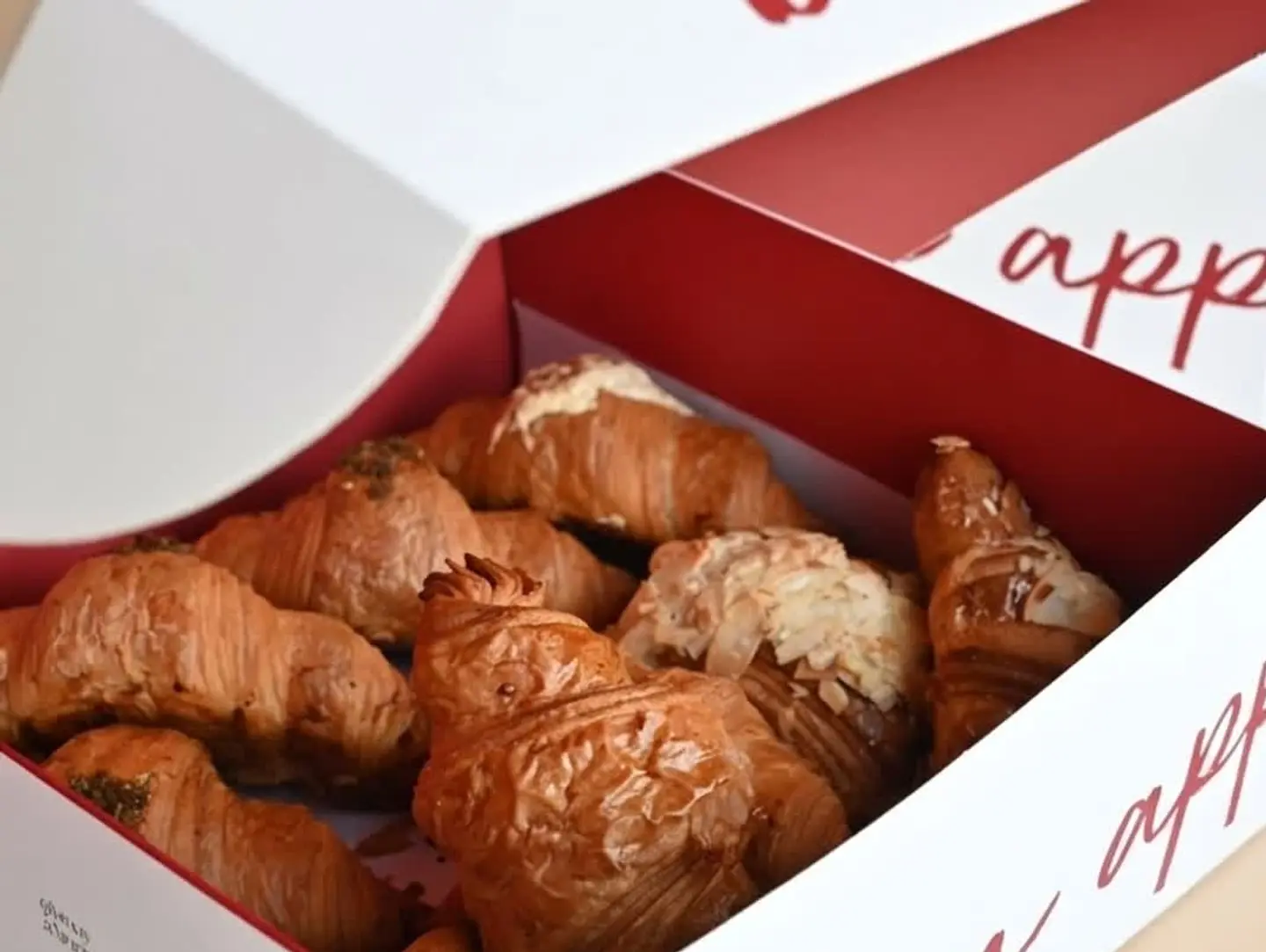 Mini Croissant Box 9
