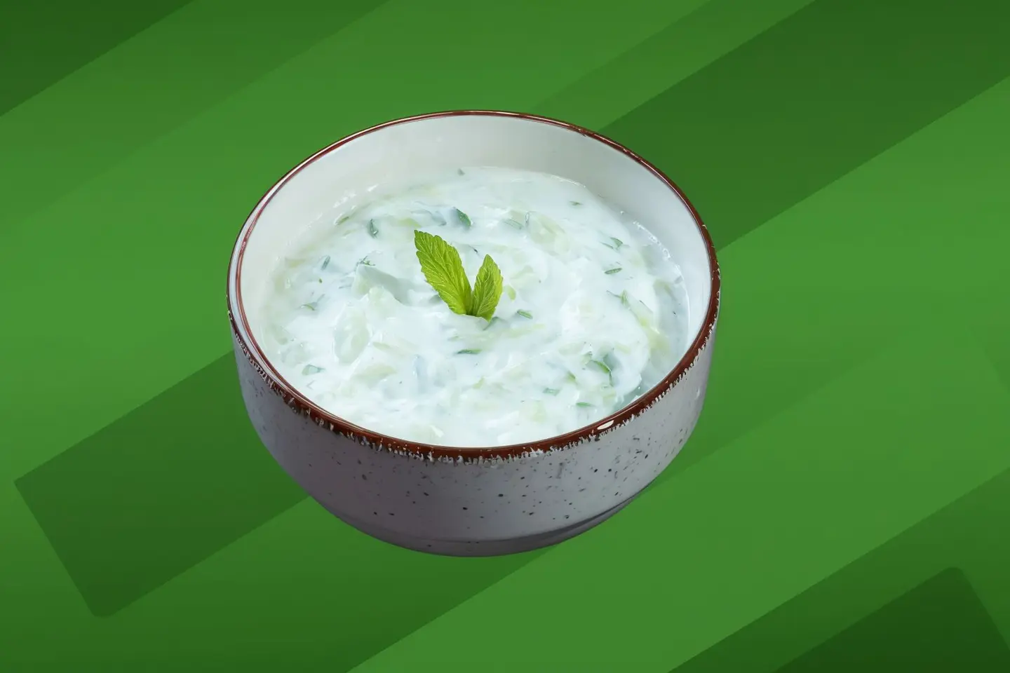 سلطة خيار وزبادي