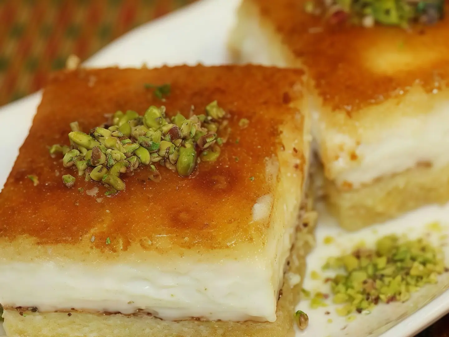 بسبوسة قشطة و فستق نص كيلو