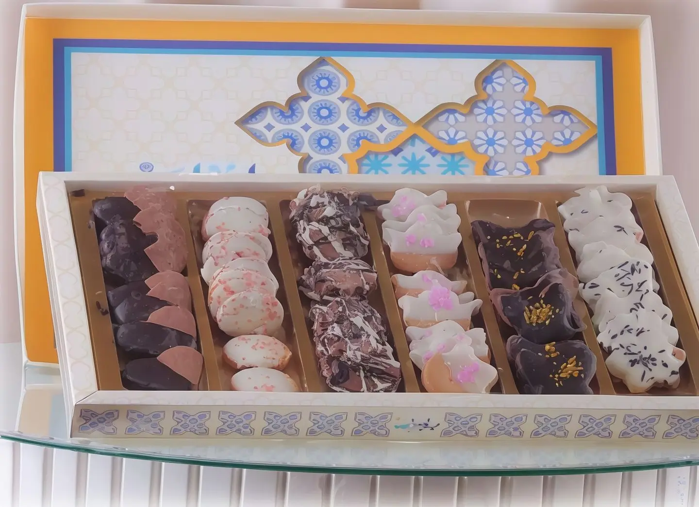 Petit Four Box