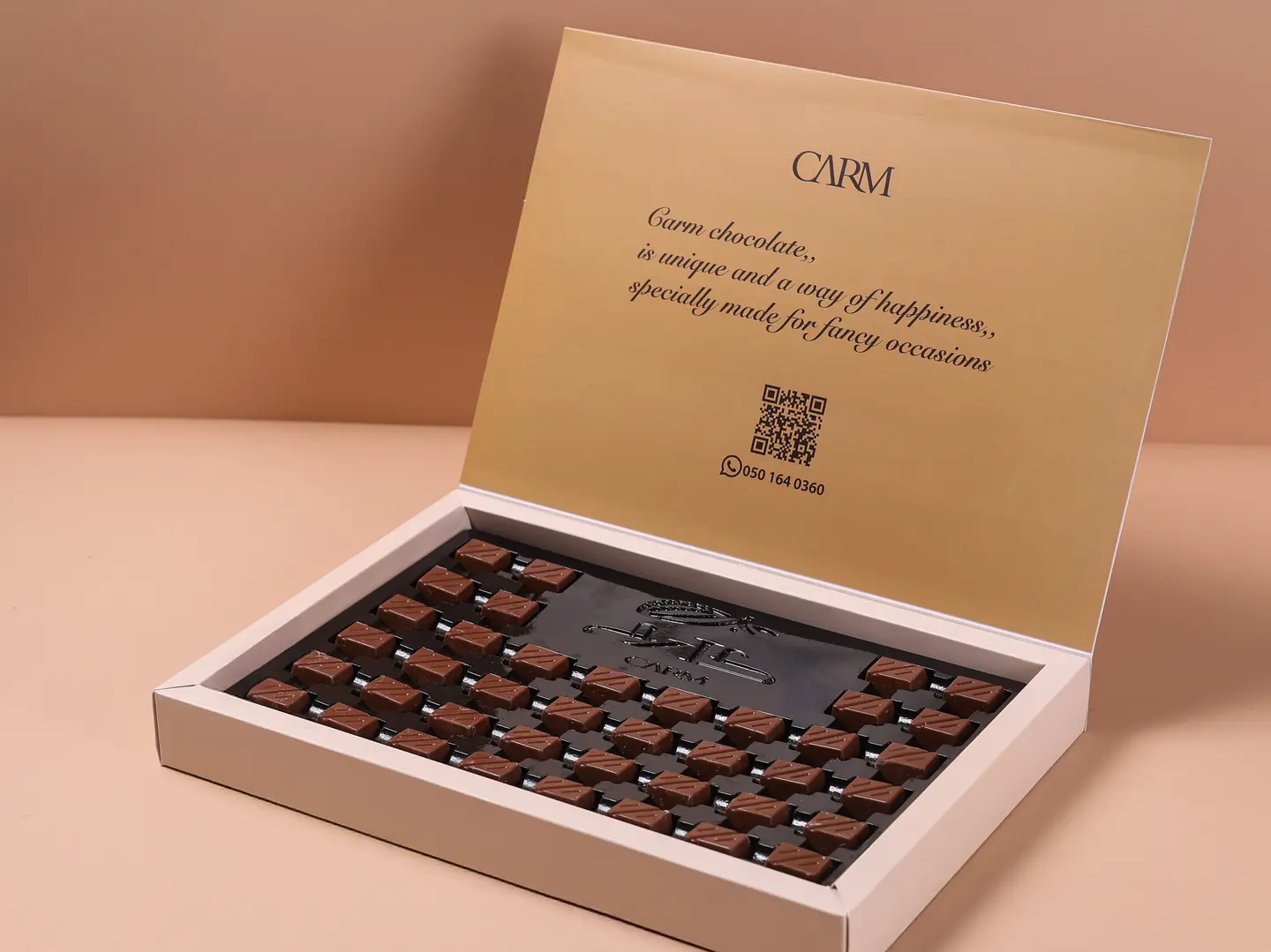 Crunchy Chocolate With Almonds And Salted Caramel