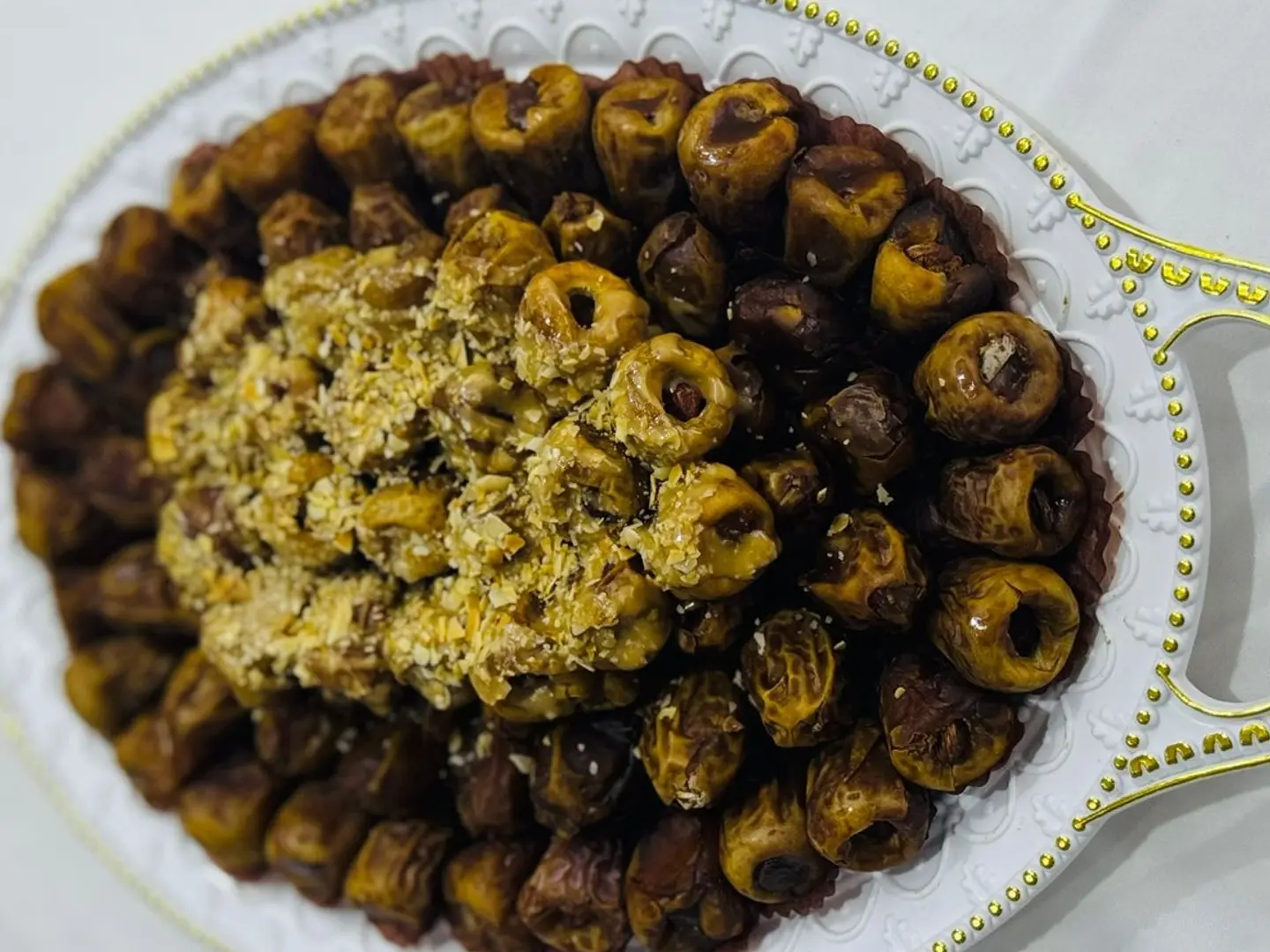 صينية تمر محشي حجم كبير