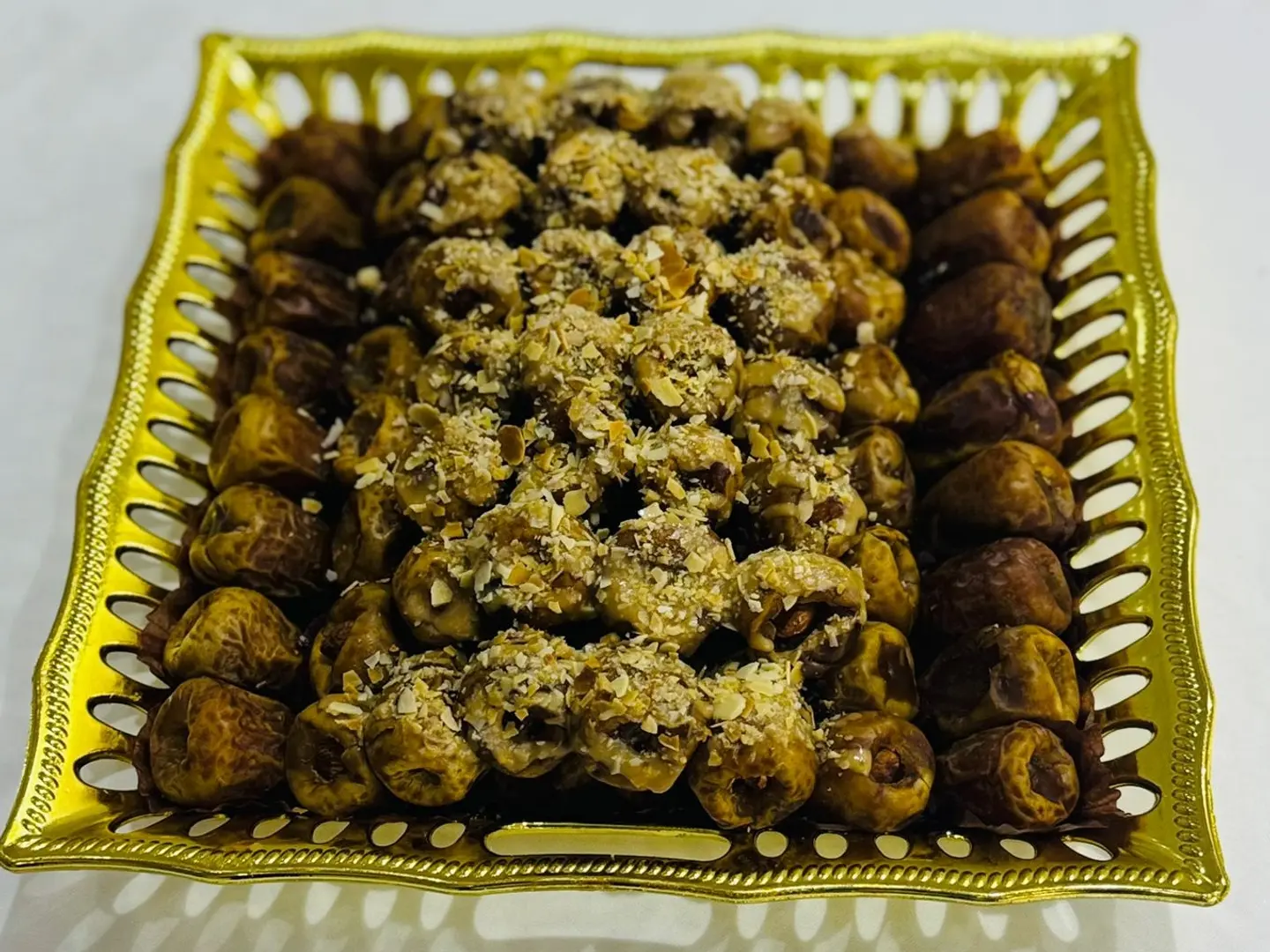 صينية تمر محشي حجم صغير