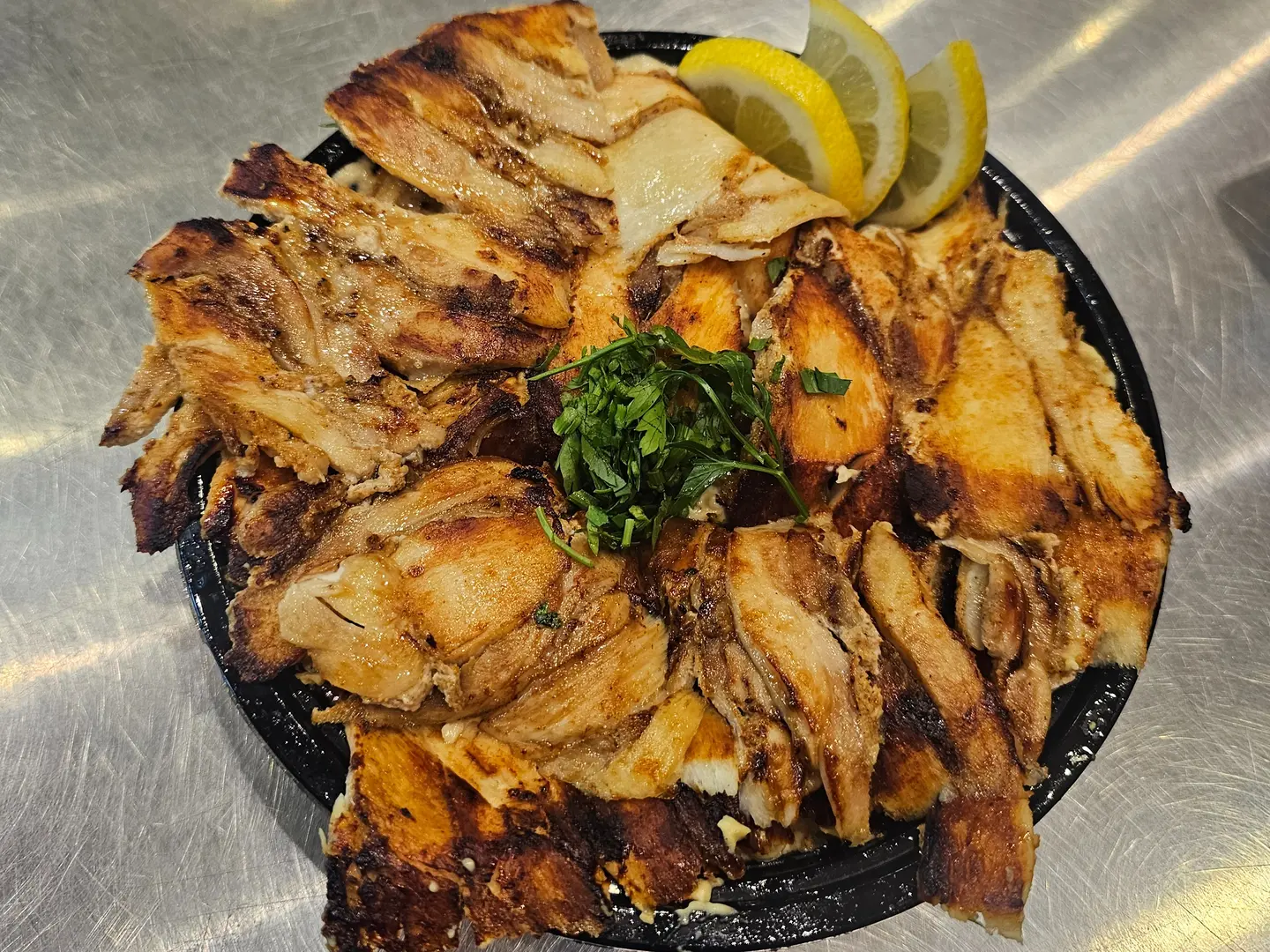 صحن حمص بشاورما الدجاج