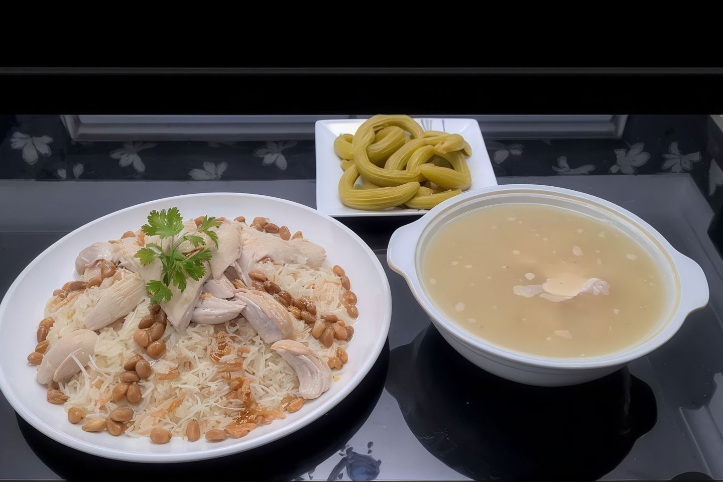 دجاج مسلوق - نص حبة دجاج