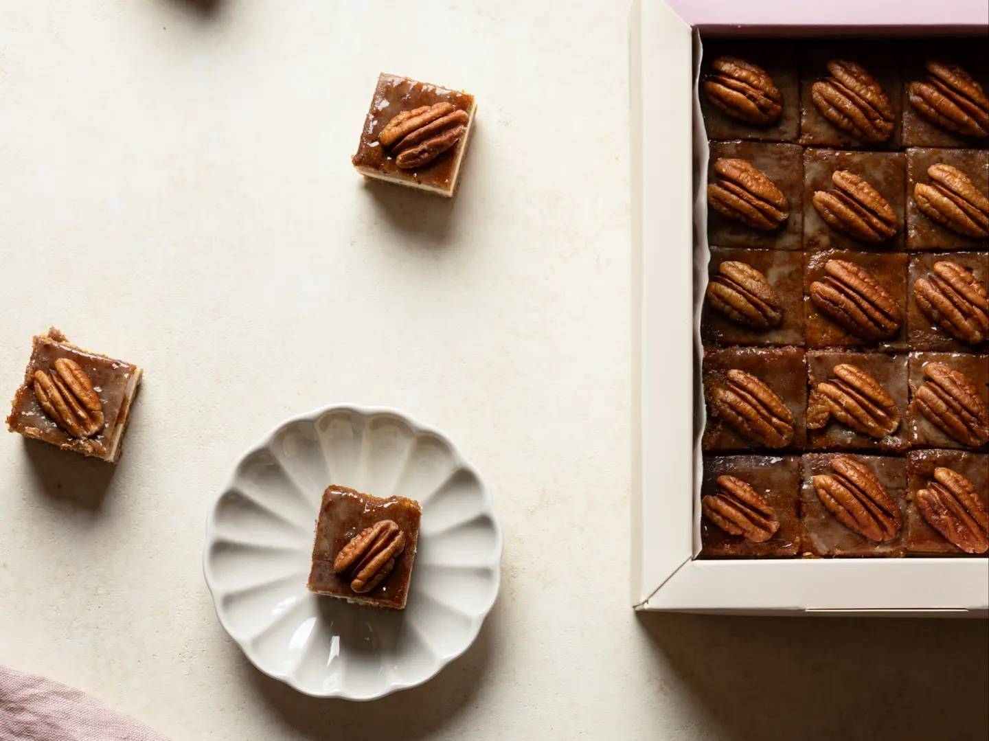 Dates & Pecan Bites 20 Pieces