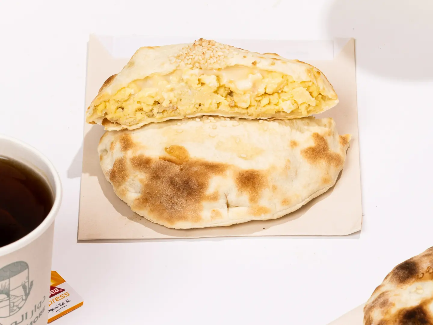 فطيرة بيض مقلي بالجبن