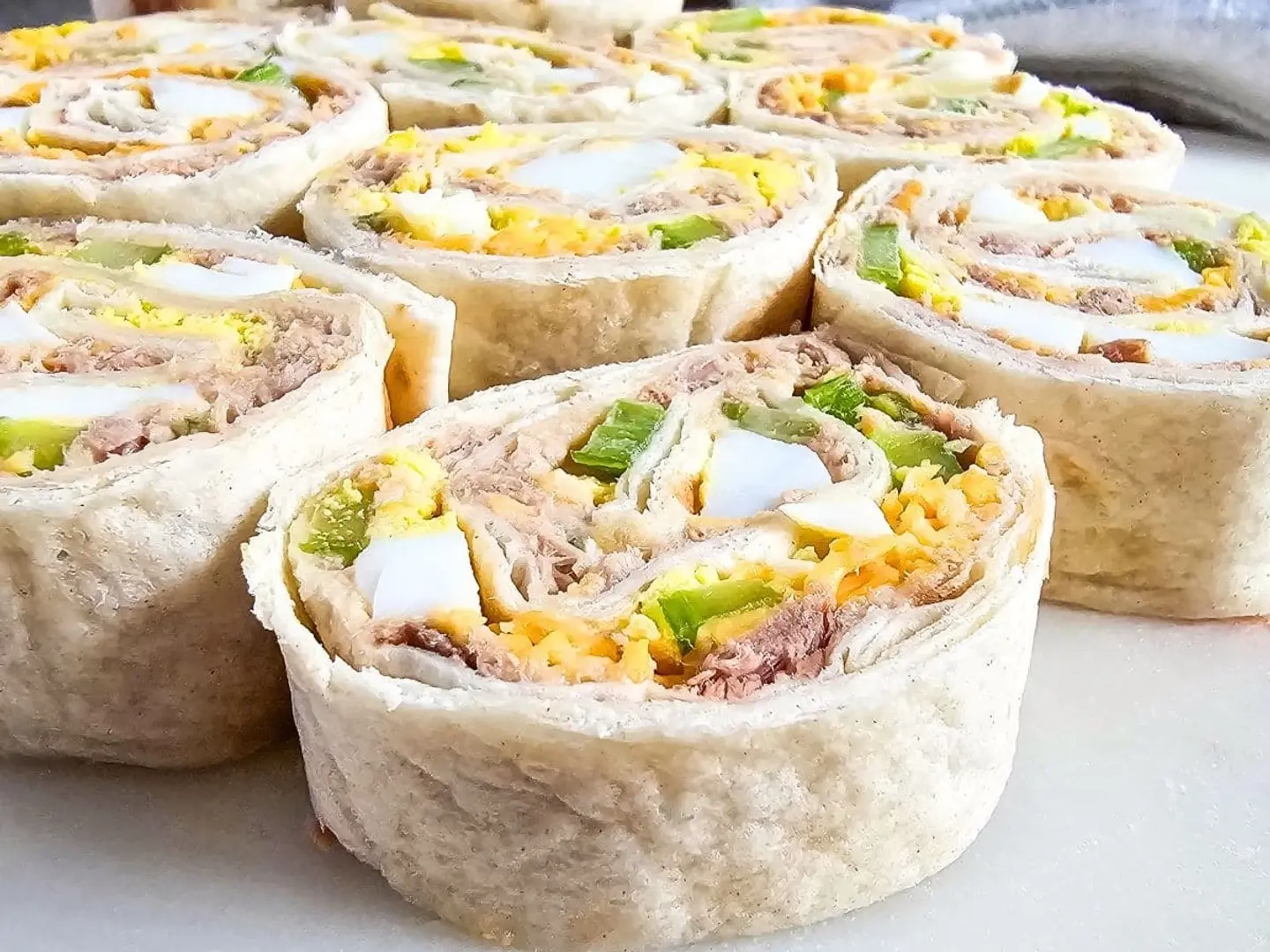 تونة خبز شباتي جبن