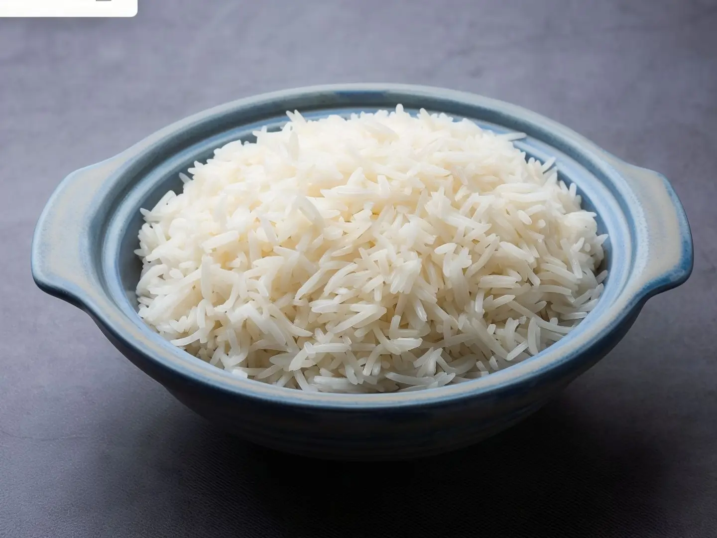 نص نفر رز أبيض