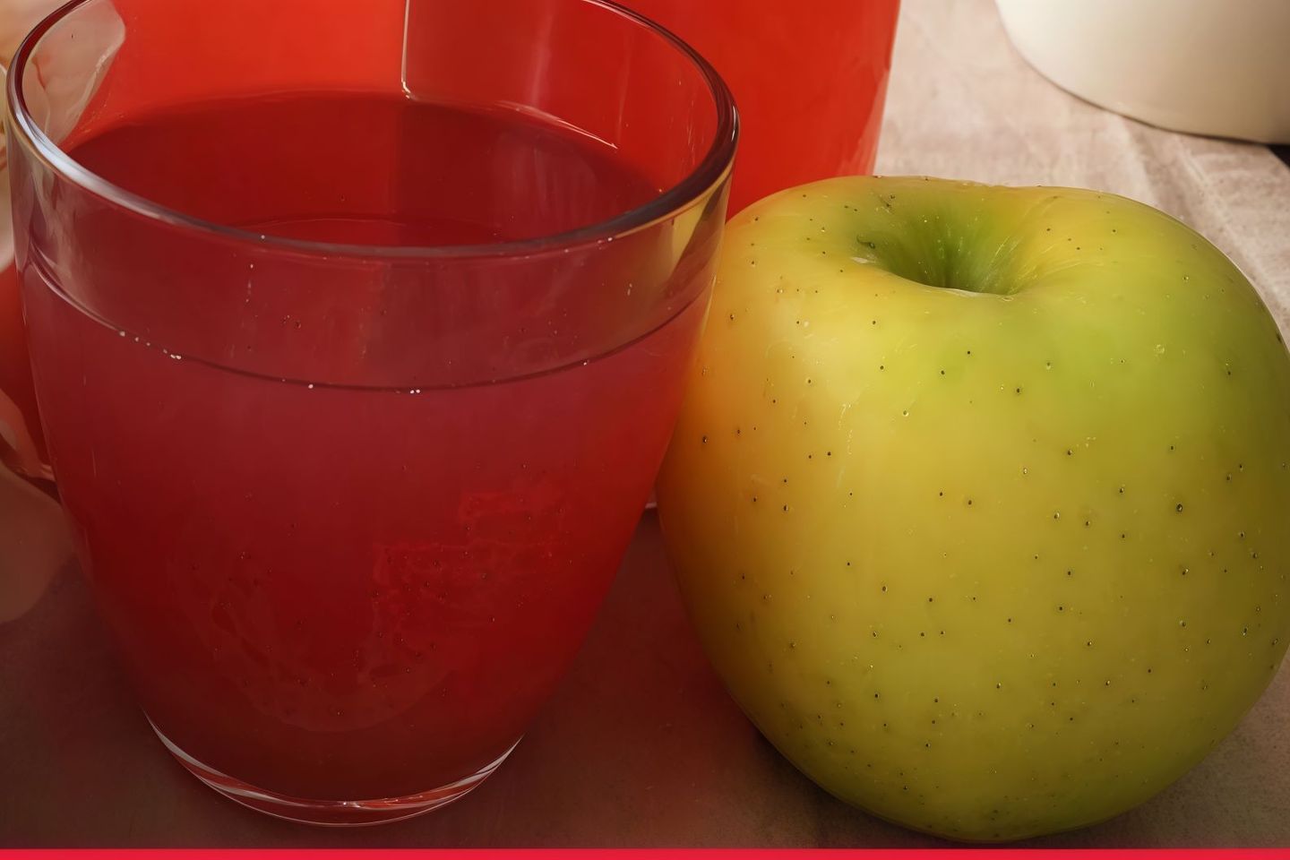 عصير تفاح مع العنب  - وسط