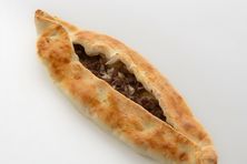 لحم بالعجين