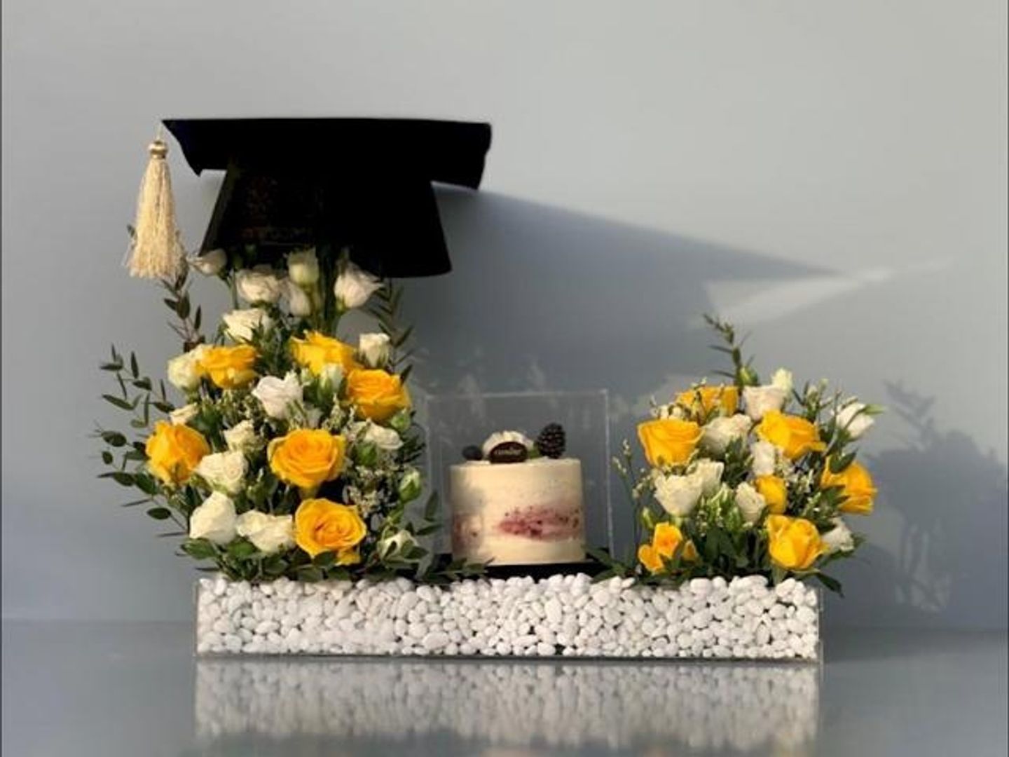 Graduation   Cake And Flower Cake
