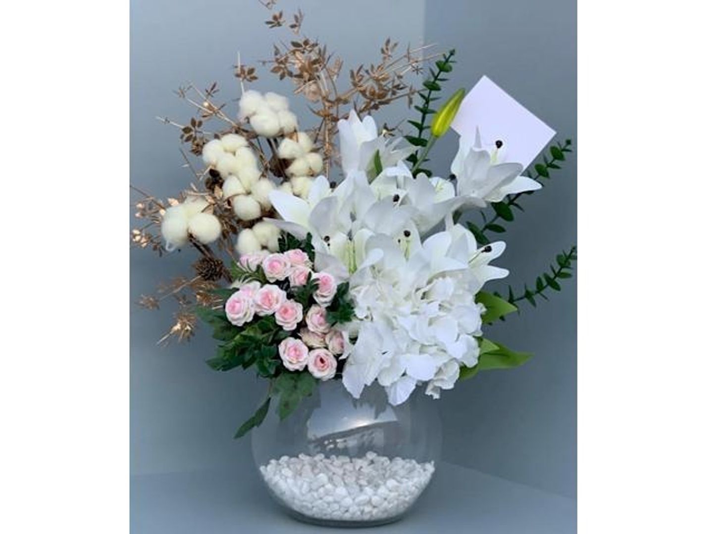 Florid White Vasa
