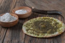 فطيرة لبنة بالزعتر