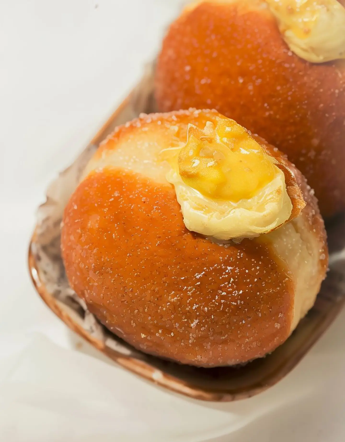 دونات بالليمون الكرسبي